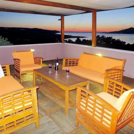 Seaview Holiday House Frida For 8 Persons With Pool 펜션 *